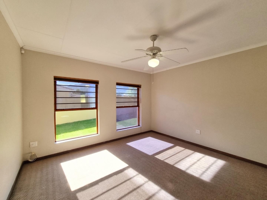 3 Bedroom Property for Sale in Sandbaai Western Cape